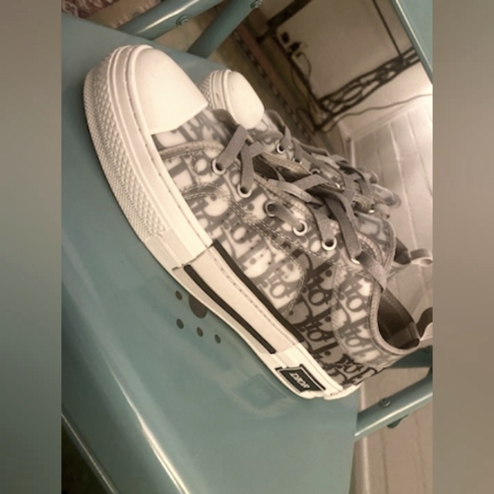 The B23 low-top sneaker - Picture 2 of 3